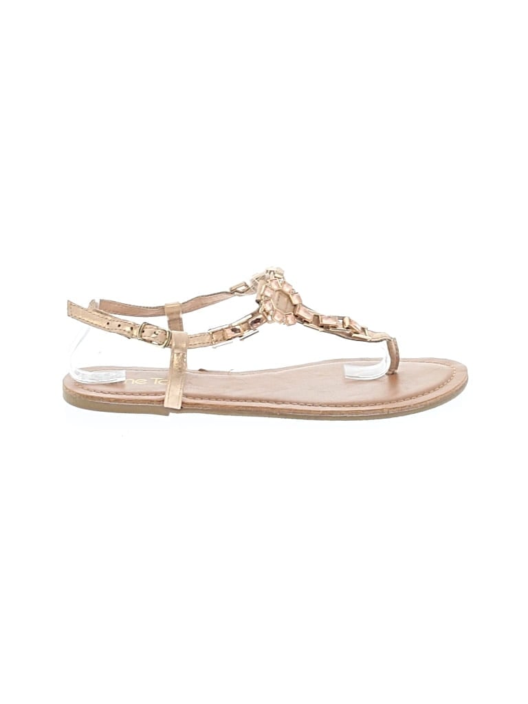 Pre-owned Me Too Sandals In Gold