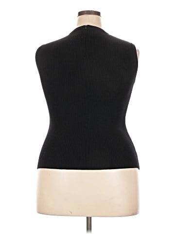 St. John Sleeveless Top (view 2)