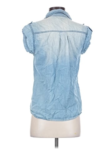 Forever 21 Sleeveless Button-Down Shirt (view 2)