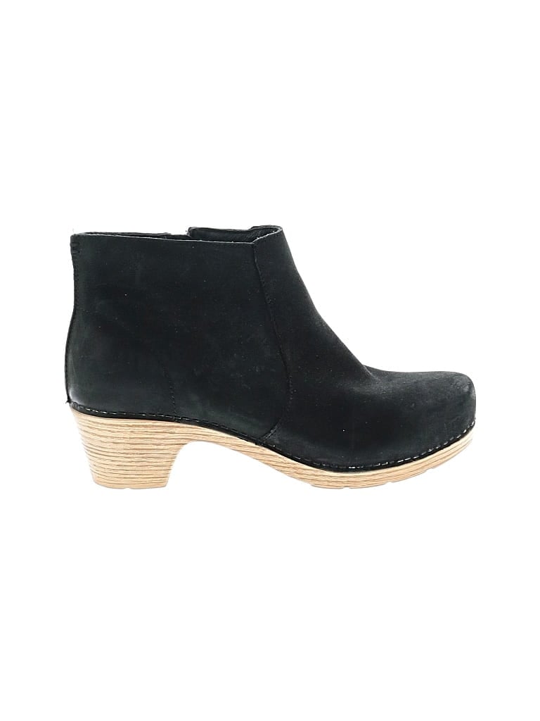 Pre-owned Dansko Ankle Boots In Black