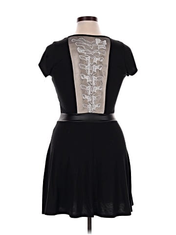 Hot Topic Casual Dress (view 2)