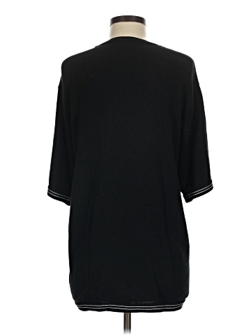 Claiborne Short Sleeve Top (view 2)