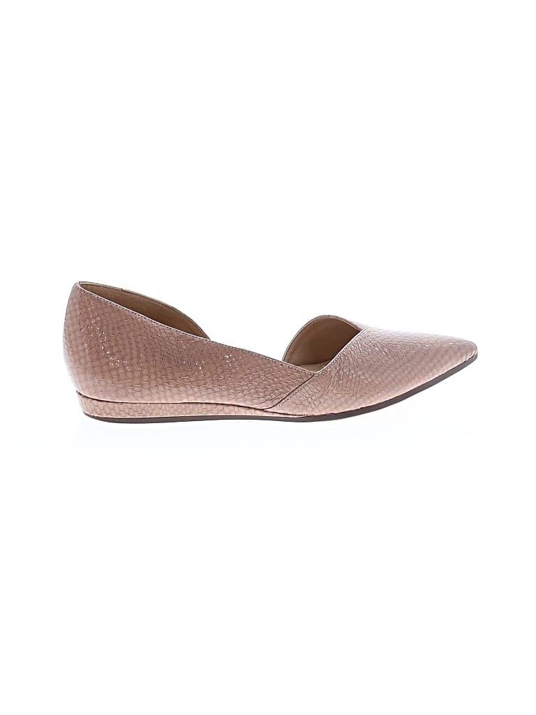 Pre-owned Naturalizer Flats In Tan