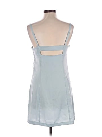 Urban Outfitters Casual Dress (view 2)