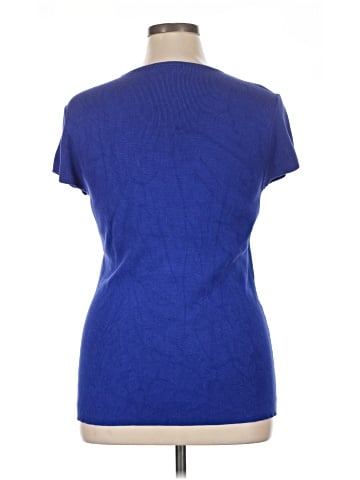 Liz Claiborne Short Sleeve T-Shirt (view 1)