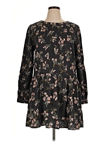 Hinge Casual Dress (view 1)