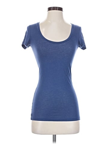 Victoria's Secret Short Sleeve T-Shirt (view 1)