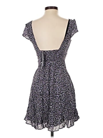 Urban Outfitters Casual Dress (view 2)