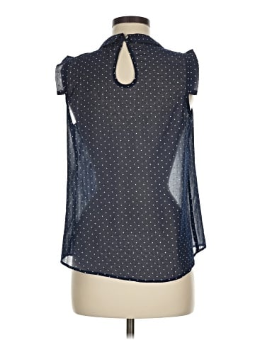 Comme Toi Sleeveless Blouse (view 2)