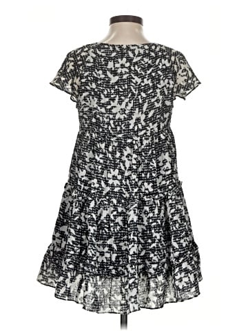 Urban Outfitters Casual Dress (view 2)