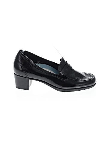 Munro American Heels (view 1)