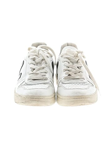 VEJA Sneakers (view 2)