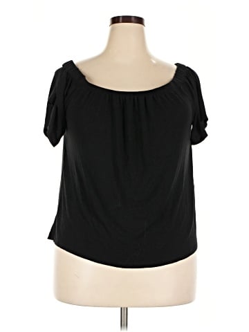 Charlotte Russe Short Sleeve T-Shirt (view 1)