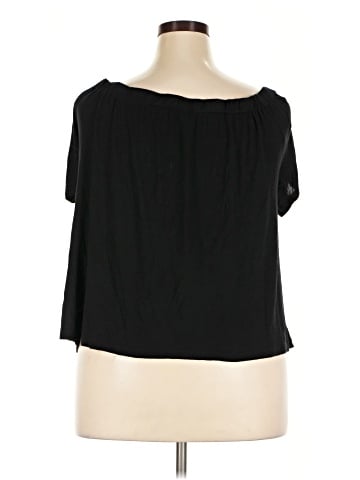 Charlotte Russe Short Sleeve T-Shirt (view 2)