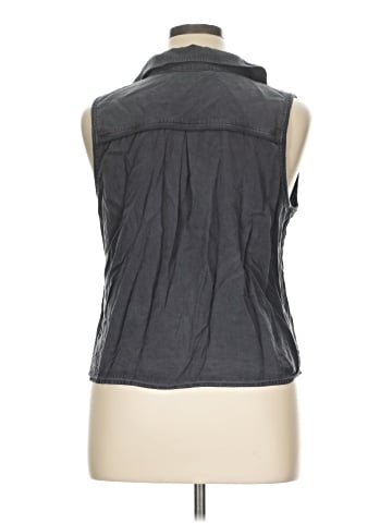 Cloth & Stone Sleeveless Button-Down Shirt (view 2)