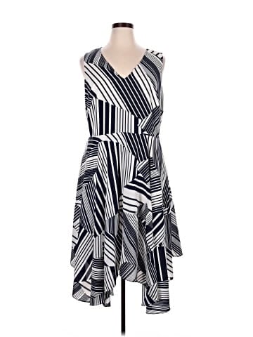 Julia Jordan Casual Dress (view 1)