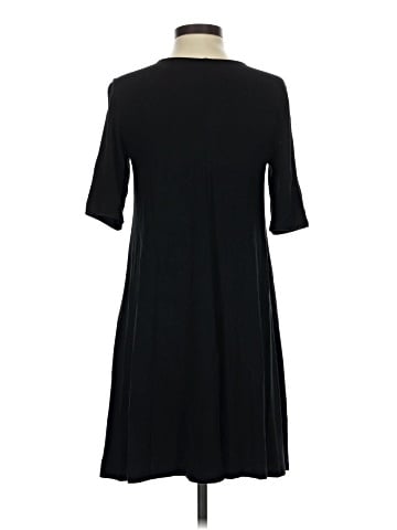 Old Navy Casual Dress (view 2)