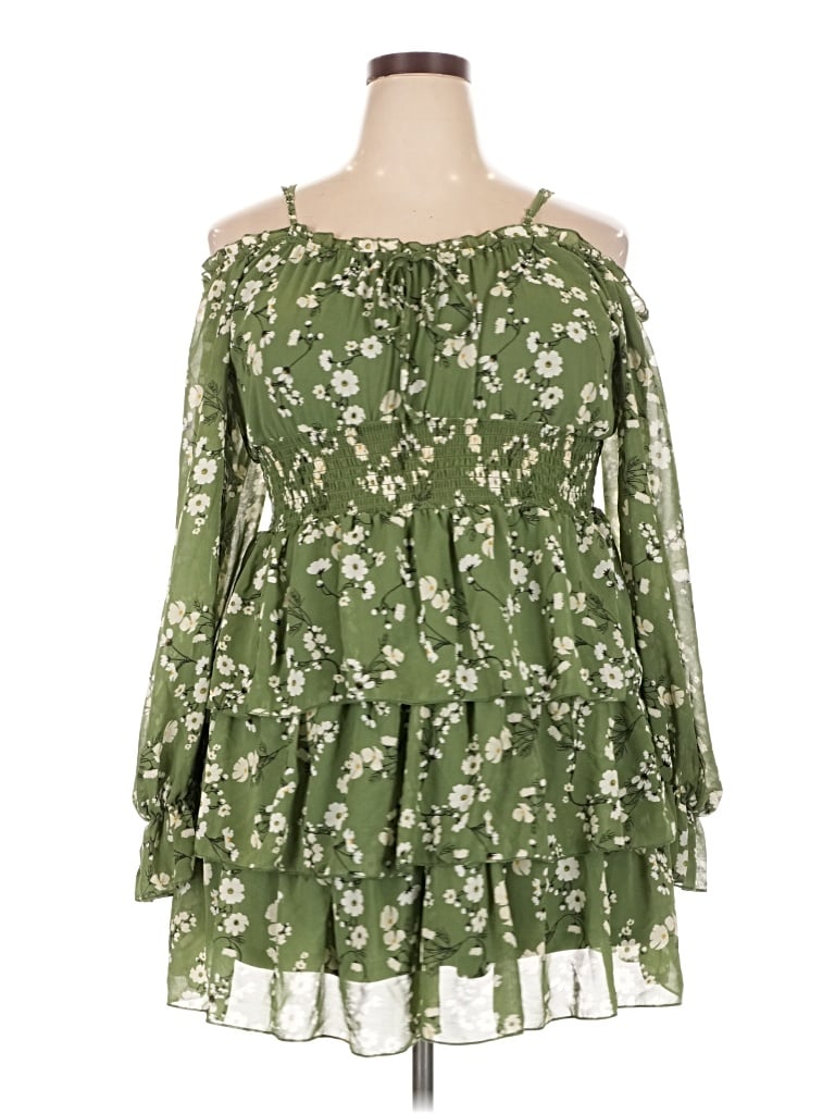 Pre-owned Justify Casual Dress In Green