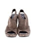 Donald J Pliner Gray Heels Size 7 1/2 - photo 2