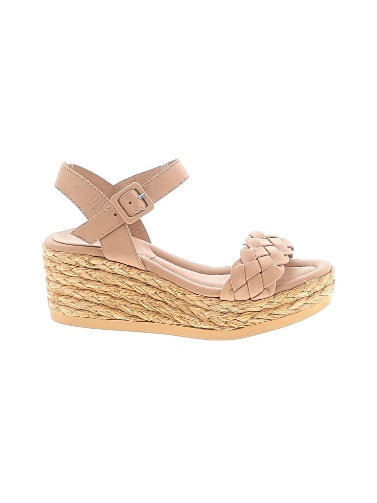 Pre-owned Andre Assous Wedges In Tan