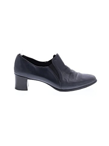 Munro American Heels (view 1)