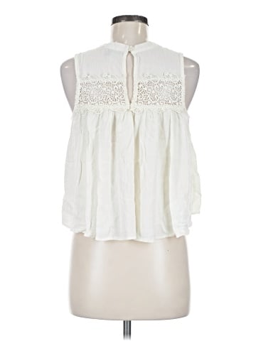 Romeo & Juliet Couture Sleeveless Blouse (view 2)