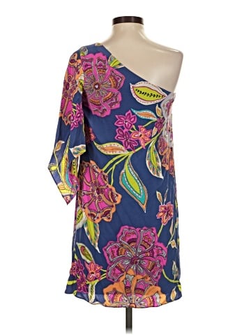 Alice & Trixie Casual Dress (view 2)