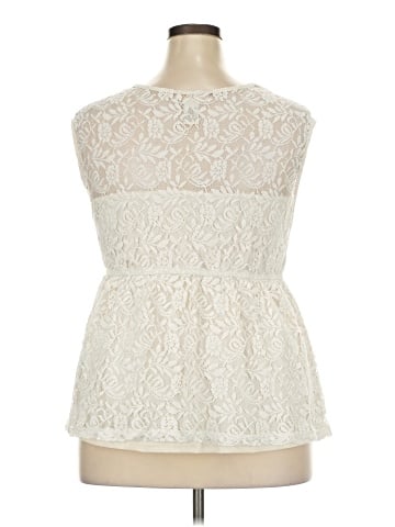 Kenar Sleeveless Blouse (view 2)