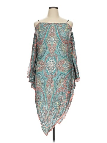 Tiny Poncho (view 1)