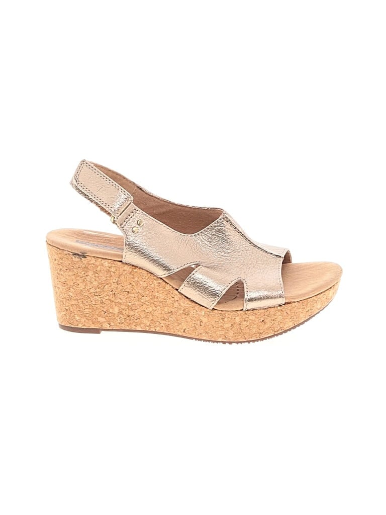 Pre-owned Clarks Wedges In Tan