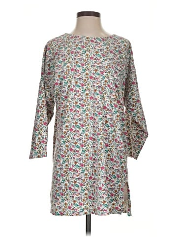 Victoria's Secret 3/4 Sleeve T-Shirt (view 1)