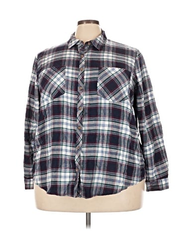 Maurices Long Sleeve Button-Down Shirt (view 1)