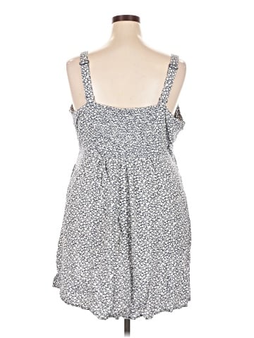Old Navy Casual Dress (view 2)