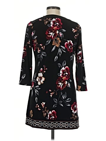 White House Black Market 3/4 Sleeve Blouse (view 2)