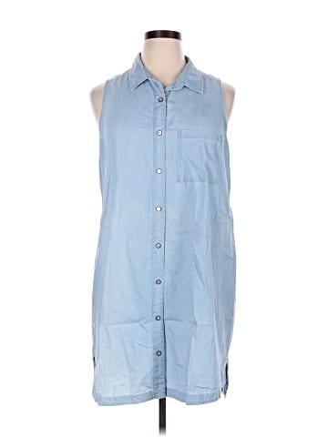 rue21 Sleeveless Button-Down Shirt (view 1)