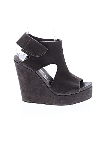 Pedro Garcia Wedges (view 1)