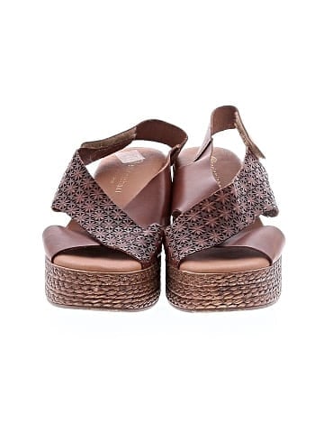 Eric Michael Sandals (view 2)