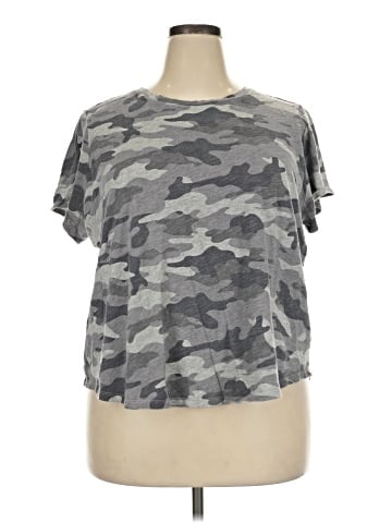 Old Navy Active T-Shirt (view 1)