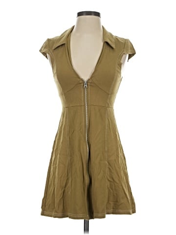 Urban Outfitters Casual Dress (view 1)