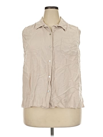Karen Scott Sleeveless Button-Down Shirt (view 1)