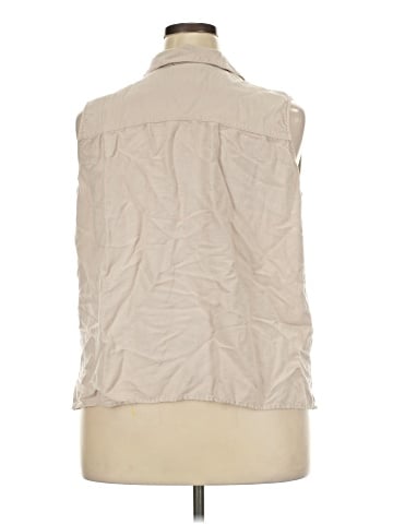 Karen Scott Sleeveless Button-Down Shirt (view 2)