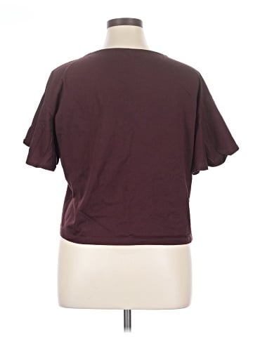 Uniqlo Short Sleeve T-Shirt (view 2)