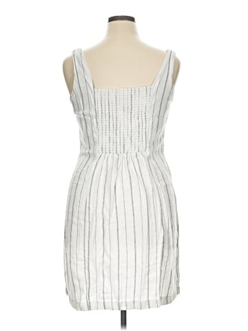 Old Navy Casual Dress (view 2)