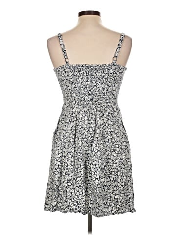 Old Navy Casual Dress (view 2)