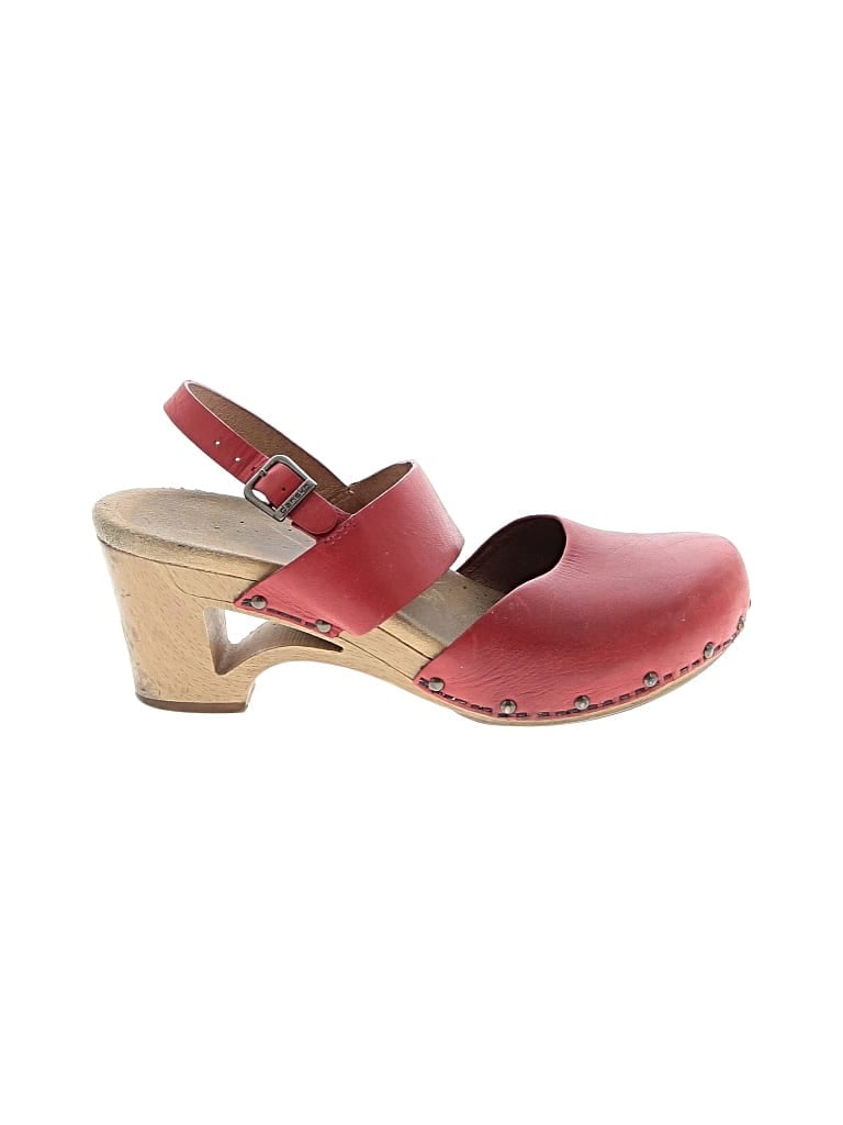 Pre-owned Dansko Mule/clog In Red
