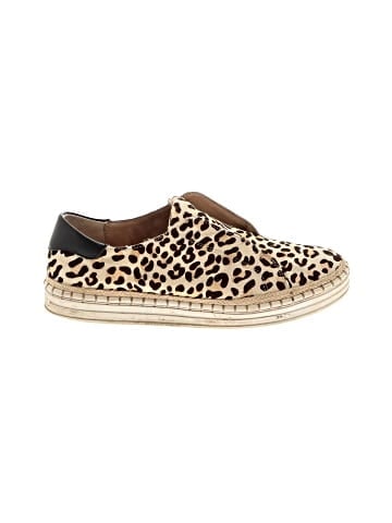 Unbranded Flats (view 1)