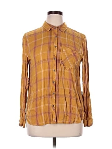 Maurices Long Sleeve Button-Down Shirt (view 1)
