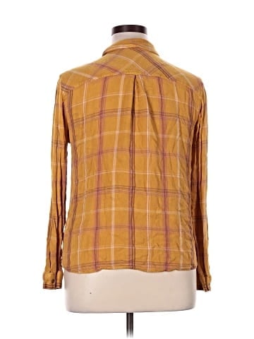 Maurices Long Sleeve Button-Down Shirt (view 2)