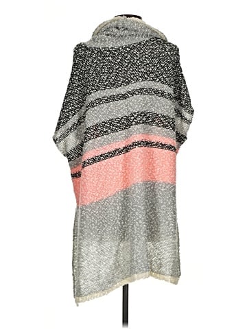 Alya Poncho (view 2)