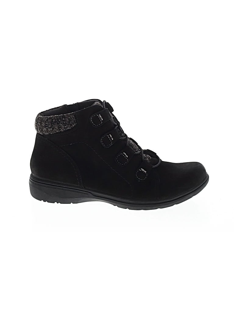 Pre-owned Clarks Ankle Boots In Black